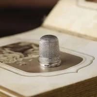 Антикварный английский серебряный напёрсток James Walker