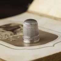 Антикварный английский серебряный напёрсток James Walker