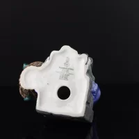 Винтажная фарфоровая статуэтка Бабушка и голуби Англия Royal Doulton 2320 Tuppence Bag
