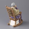 Винтажная фарфоровая статуэтка Англия Royal Doulton 2352 Stitch in Time Бабушка в кресле зашивает вещи