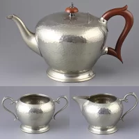 Антикварный английский кофейник Travis Wilson & Co Sheffield Pewter