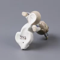 Винтажная фарфоровая статуэтка Испания Lladro NAO Hot Hungry Малышка с тарелкой