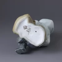 Винтажная фарфоровая статуэтка Испания Lladro NAO Boy Resting on Excursion Мальчик c кроликом