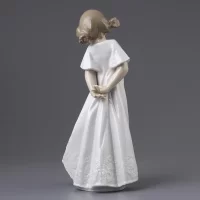 Винтажная фарфоровая статуэтка Испания Lladro NAO 1109 So Shy Застенчивая