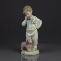 Винтажная фарфоровая статуэтка Lladro NAO Boy on Phone with Puppets Мальчик с телефоном, мишкой и собакой