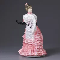 Винтажная фарфоровая статуэтка Англия Royal Doulton 3359 L'Ambitieuse Дама с веером