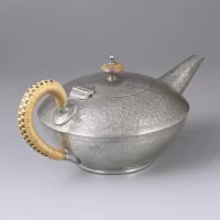 Винтажный английский чайный сет Best English Pewter Hand Hammered Чайник, сахарница, кувшин, поднос