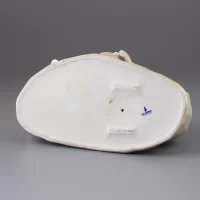 Винтажная фарфоровая статуэтка Испания Lladro 4849 Food for Ducks Девушка кормит уток