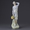Винтажная фарфоровая статуэтка в стиле ар-деко Англия Royal Doulton 3816 Ellen Девушка с корзиной