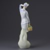 Винтажная фарфоровая статуэтка в стиле ар-деко Англия Royal Doulton 3816 Ellen Девушка с корзиной