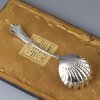 Антикварная английская ложка сифтер для сахарной пудры корицы в стиле модерн Sifter Spoon