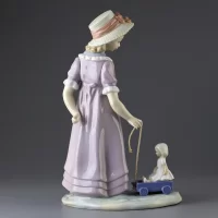 Винтажная фарфоровая статуэтка Испания Lladro 5044 Pulling Dolls Carriage Девочка с куклой в коляске