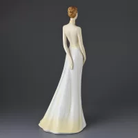 Винтажная фарфоровая статуэтка Англия Royal Doulton 5045 Contentment