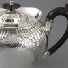 Антикварный английский чайник с серебряным покрытием Walker & Hall