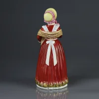 Винтажная фарфоровая статуэтка Девушка с корзиной роз Англия Royal Doulton HN3692 Old Country Roses
