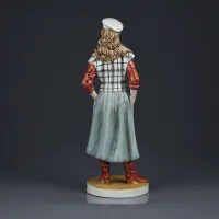 Винтажная фарфоровая статуэтка Девушка Англия Coalport High Style Collection Gina