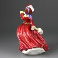Винтажная фарфоровая статуэтка Девушка в красном платье Англия Royal Doulton Autumn Breezes