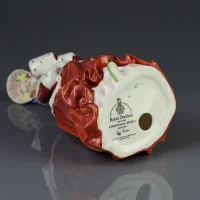 Винтажная фарфоровая статуэтка Рождественское утро Девушка Англия Royal Doulton HN1992 Christmas Morn
