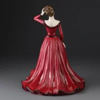Винтажная фарфоровая статуэтка Англия Coalport Season's Greetings Девушка в бордовом платье