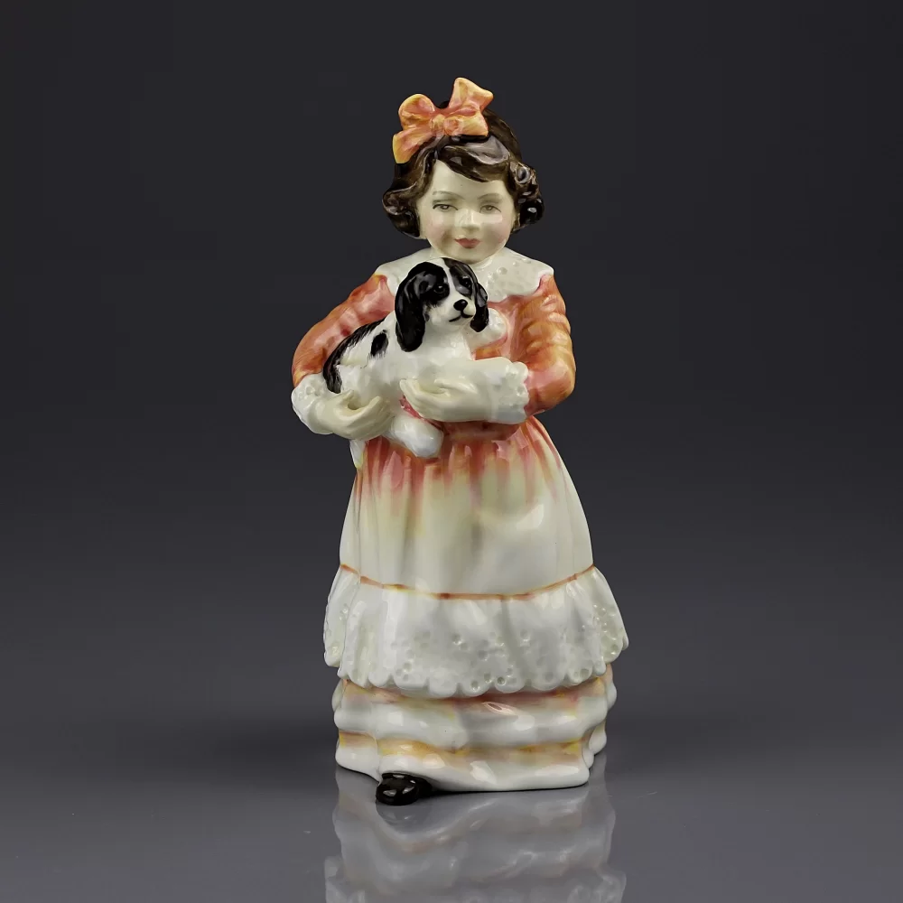 Винтажная английская фарфоровая статуэтка Девочка с щенком Royal Doulton 3696 Faithful Friend