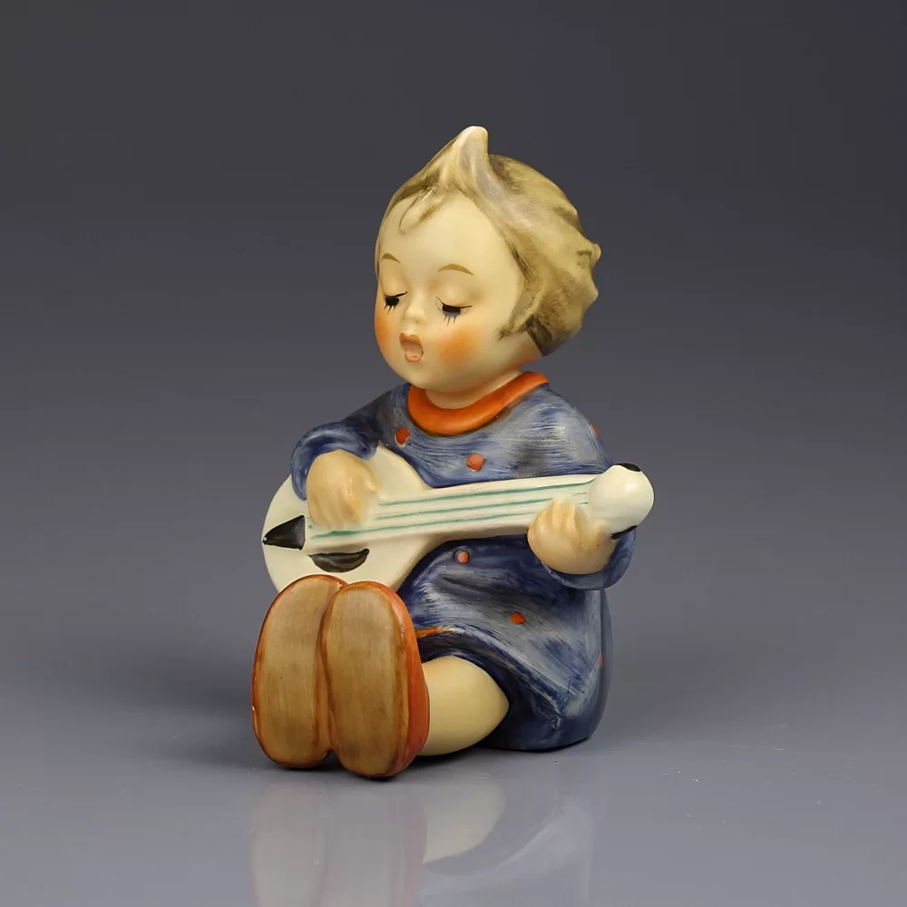 Винтажная фарфоровая фигурка Девочка с мандолиной Германия Goebel Hummel 53 Joyful
