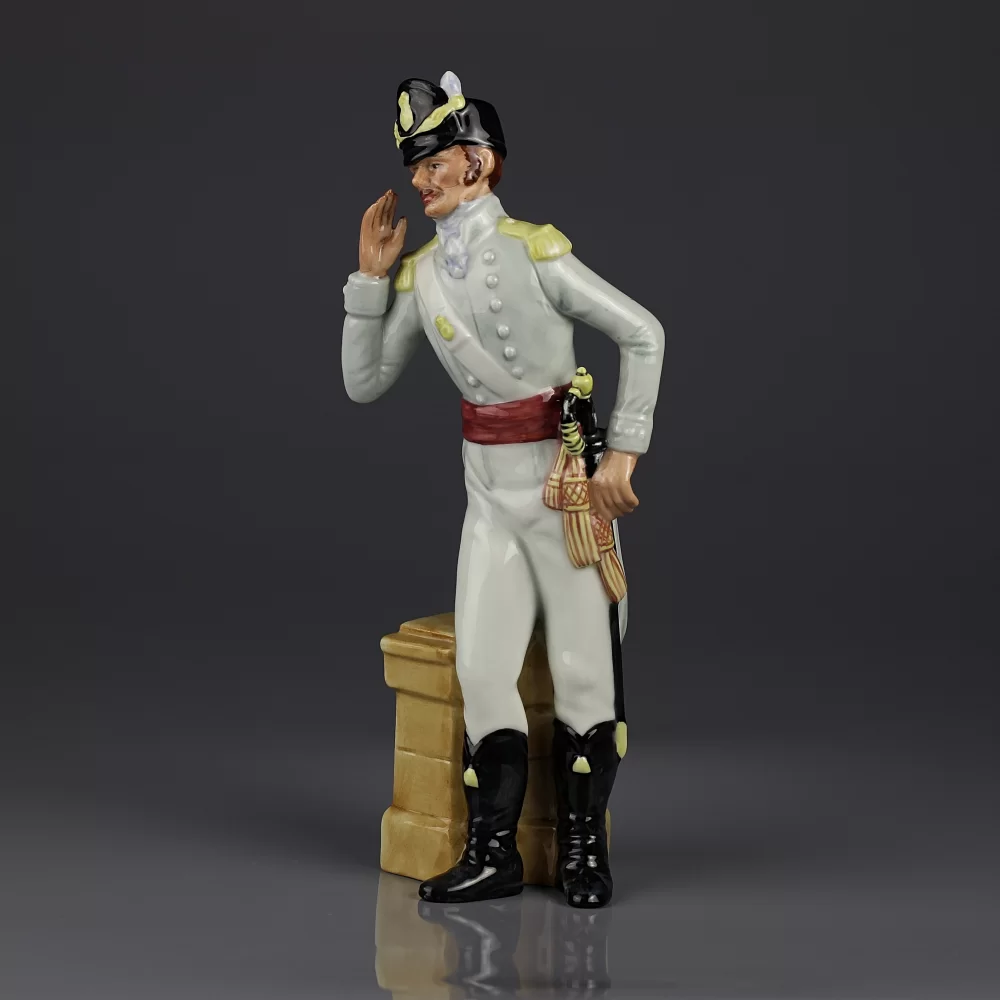 Фарфоровая винтажная статуэтка Военный приветствует даму Morning Ma'am Англия Royal Doulton HN2895