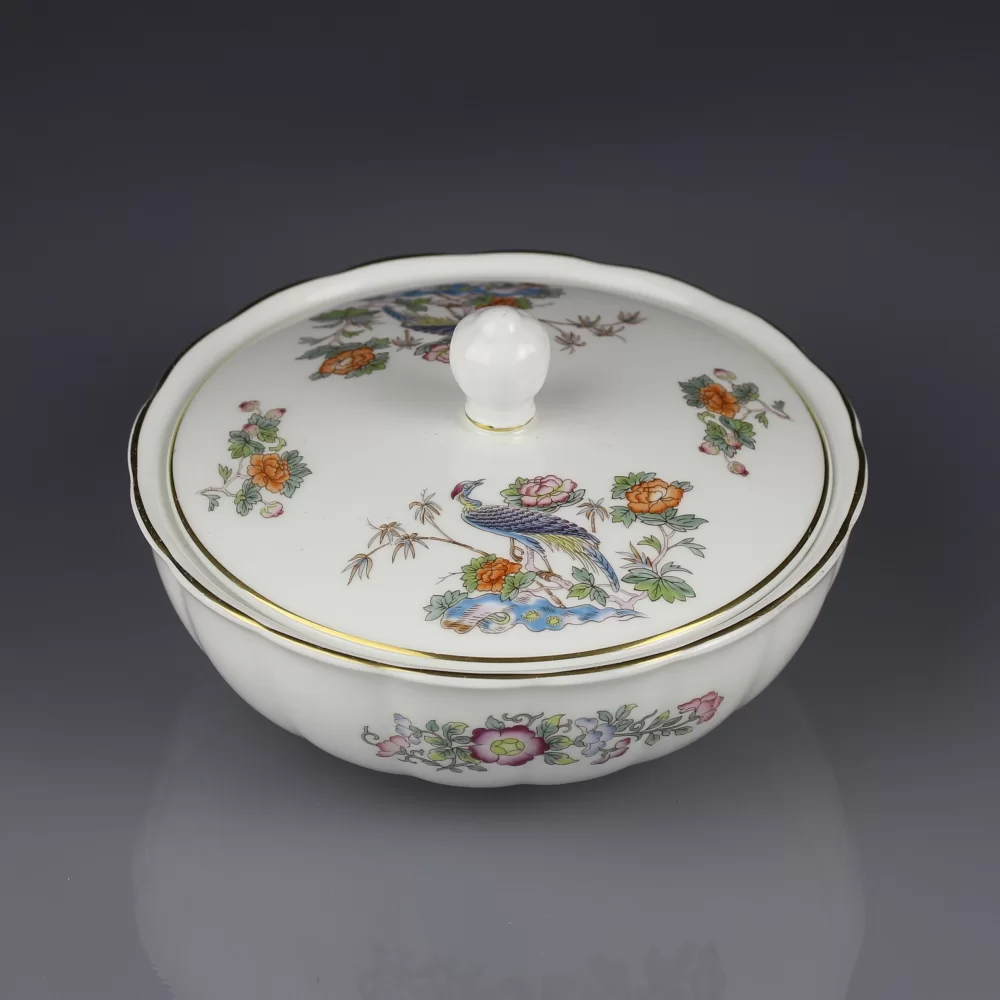 Фарфоровая винтажная конфетница с крышкой Wedgwood Kutani Crane с изображением журавля