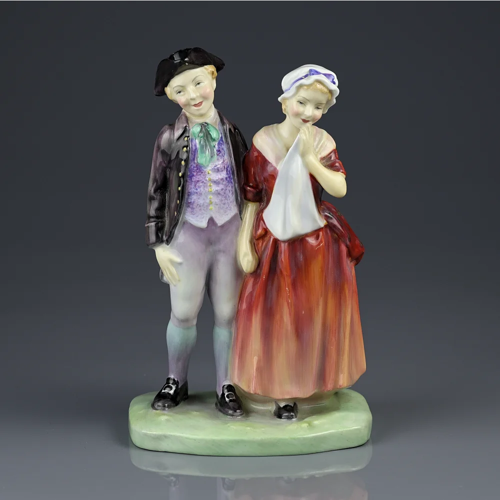 Винтажная фарфоровая статуэтка Влюблённая пара на прогулке Англия Royal Doulton HN2004 Courting