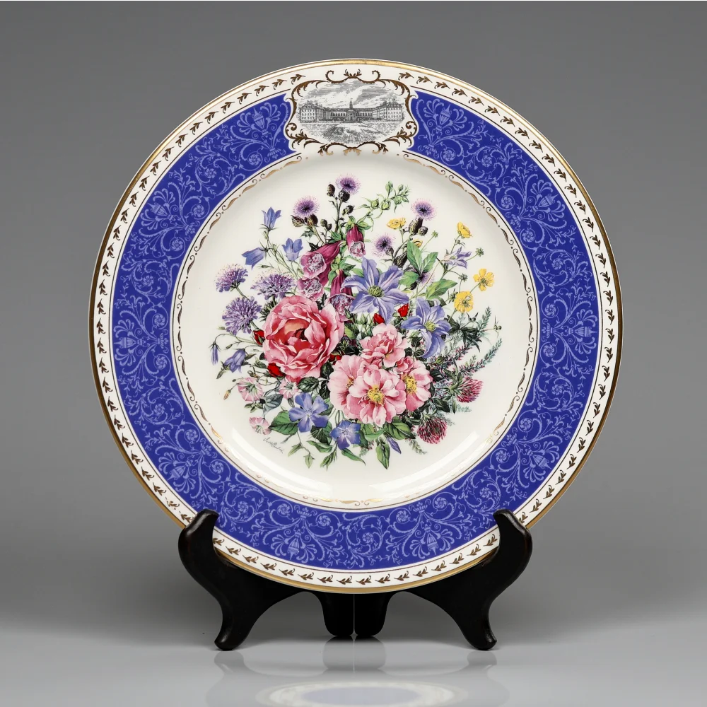 Тарелка винтажная фарфоровая декоративная Цветы Розы Букет Англия Royal Doulton Chelsea Flower Show Plate Britannia Bouquet 1999