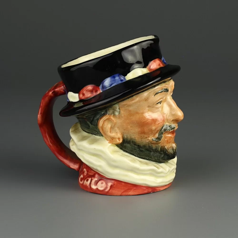 Винтажный кувшин Royal Doulton Beefeater Бифитер Toby Character Jug