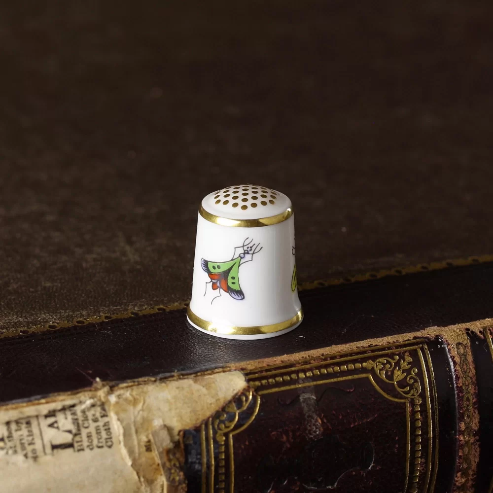 Винтажный английский напёрсток Royal Crown Derby The Moth Thimble Мотылёк