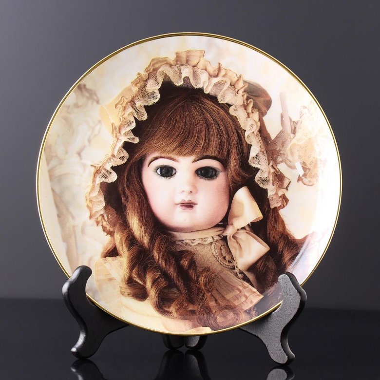 Винтажная декоративная тарелка Franklin Mint Музей кукол в Ханау "Portrait of Colette" Кукла Колетт