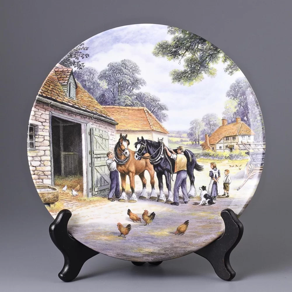 Тарелка винтажная декоративная настенная Фарфор Англия Лошади Шайры Royal Doulton Village Shires At the Stables