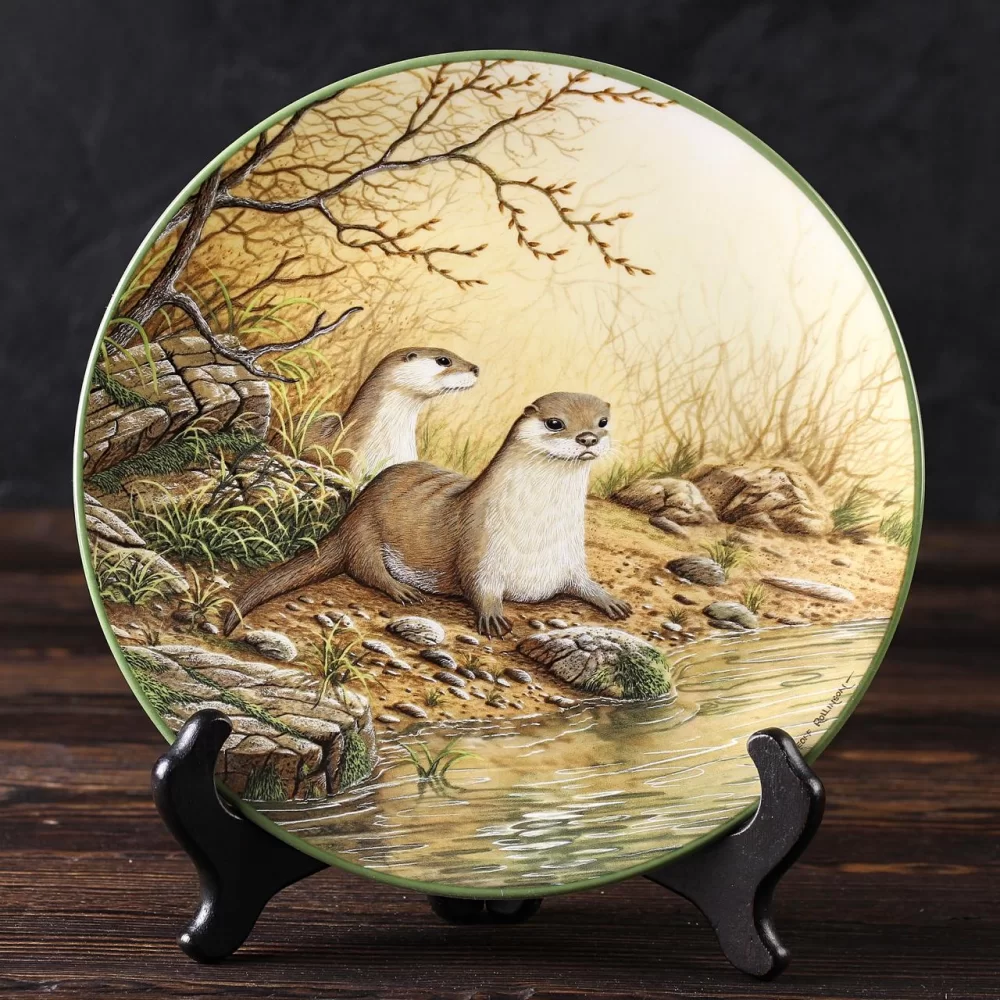 Тарелка винтажная декоративная настенная Фарфор Англия Выдры Royal Doulton Rollinson's Portraits of Nature Otter Pair on a River Bank