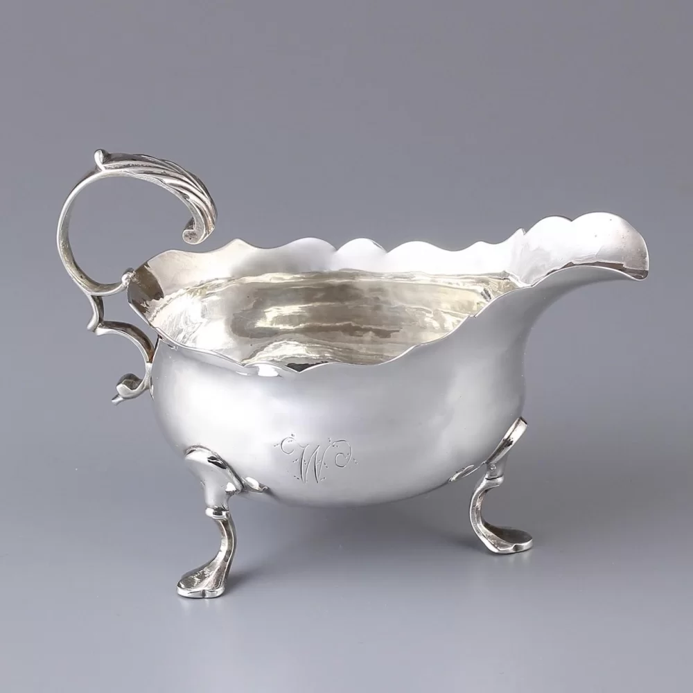 Антикварный английский серебряный соусник William Godfrey 1771 год