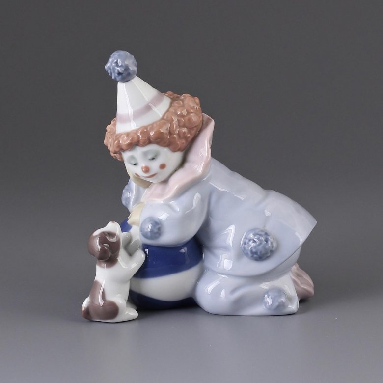 Винтажная фарфоровая статуэтка Испания Lladro 5278 Pierrot with Puppy and Ball Пьеро со щенком и мячом Клоун с собакой