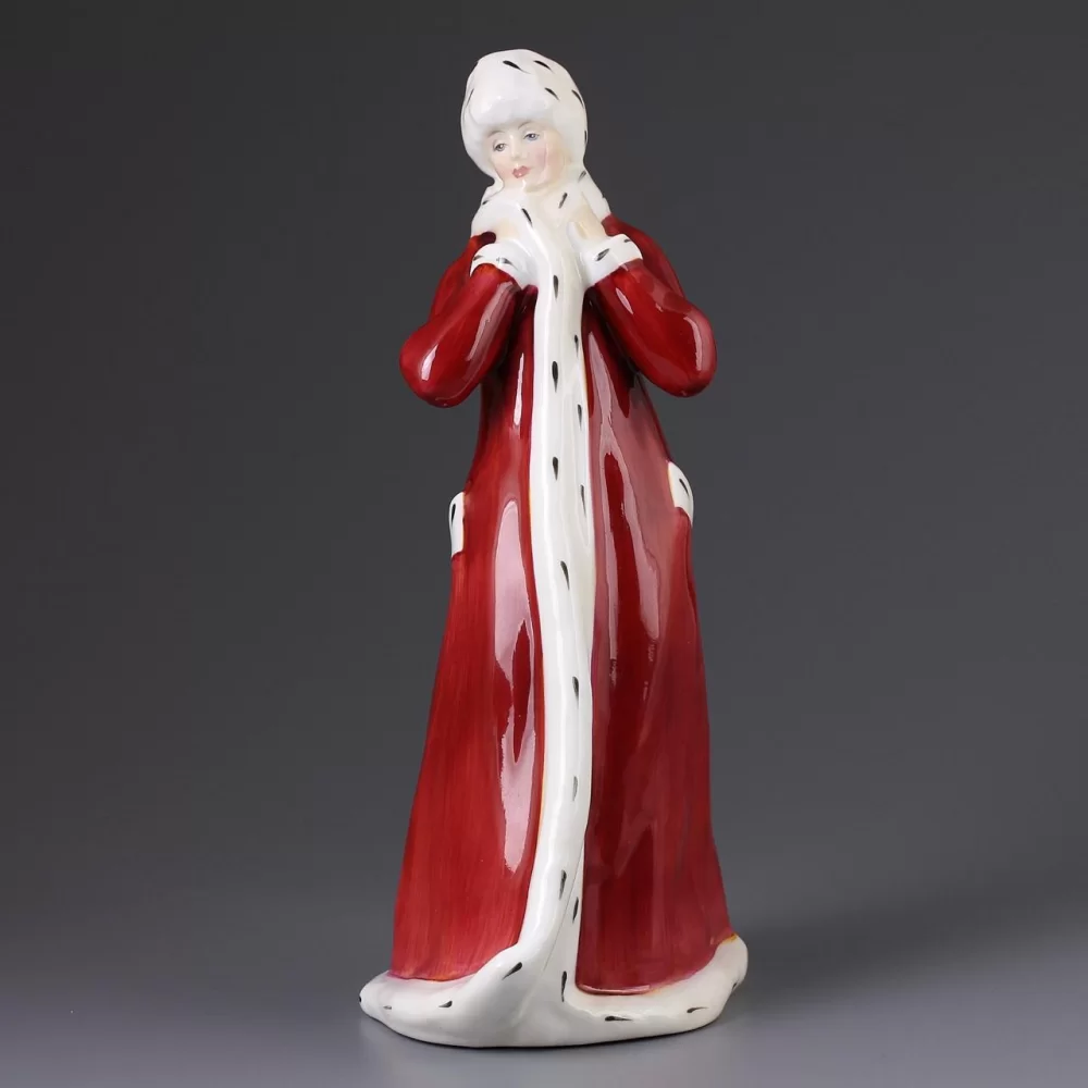 Винтажная фарфоровая статуэтка Англия Royal Doulton 3060 Wintertime Зима