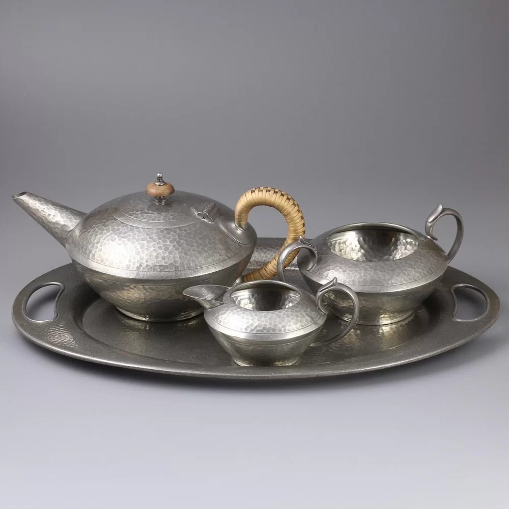 Винтажный английский чайный сет Best English Pewter Hand Hammered Чайник, сахарница, кувшин, поднос