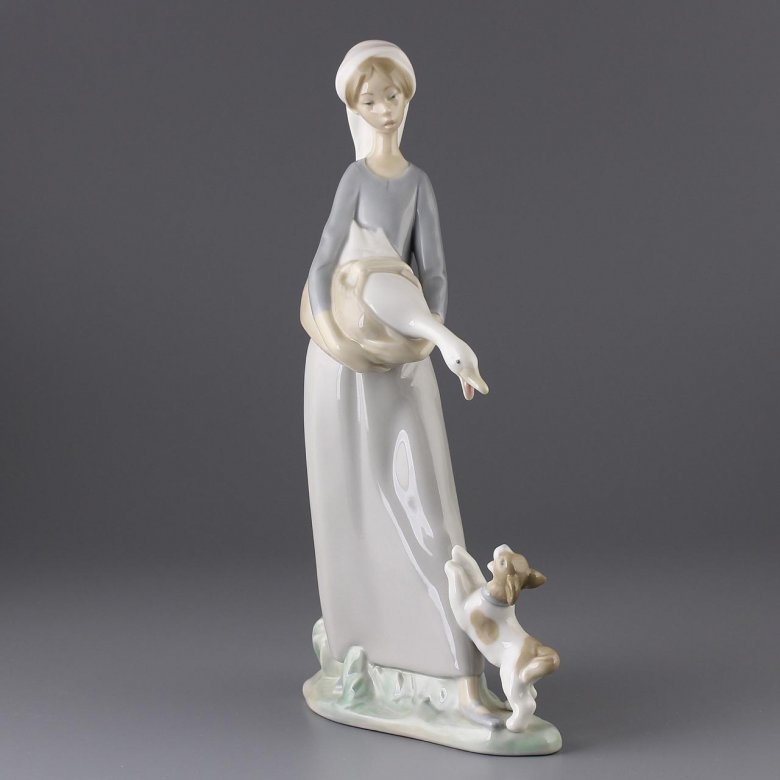 Винтажная фарфоровая статуэтка Испания Laldro 4866 Girl with Goose and Dog Девушка с гусем и собакой