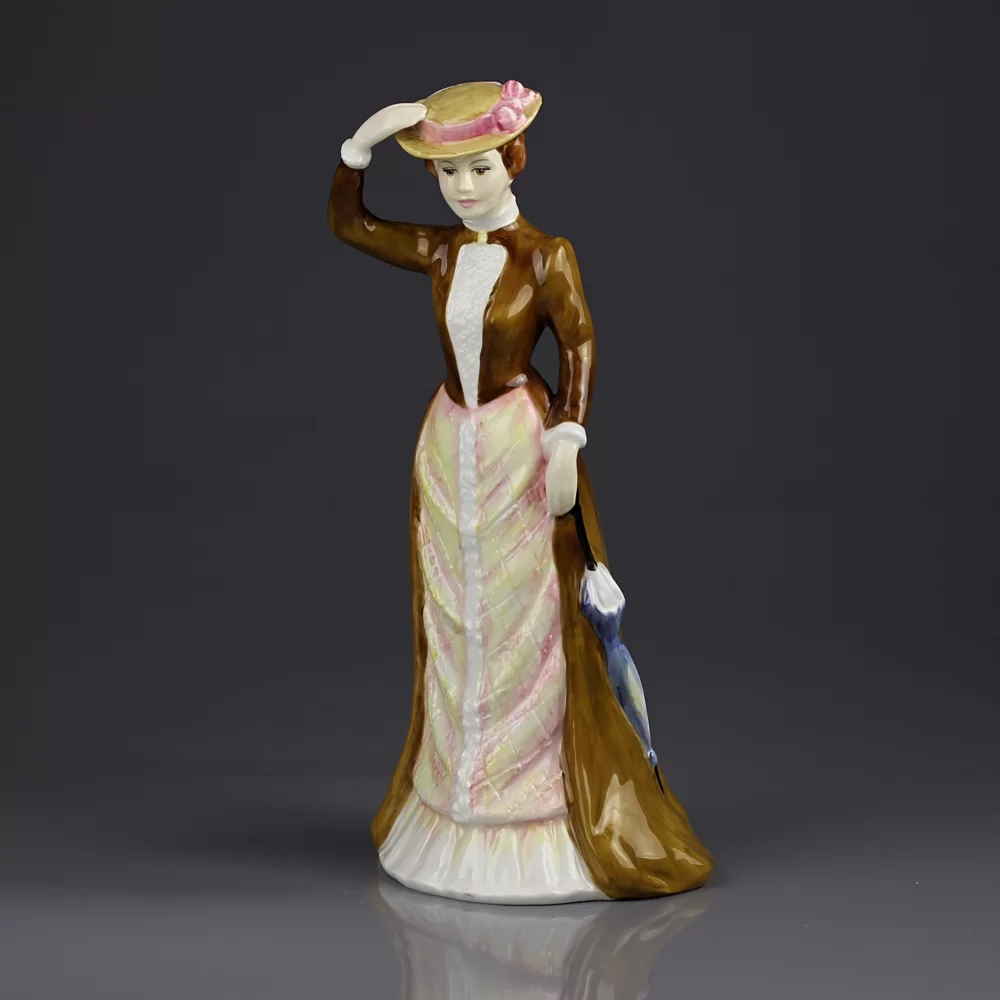 Винтажная фарфоровая статуэтка Девушка в шляпке с зонтиком Англия Royal Doulton 3865 Anna of the Five Towns