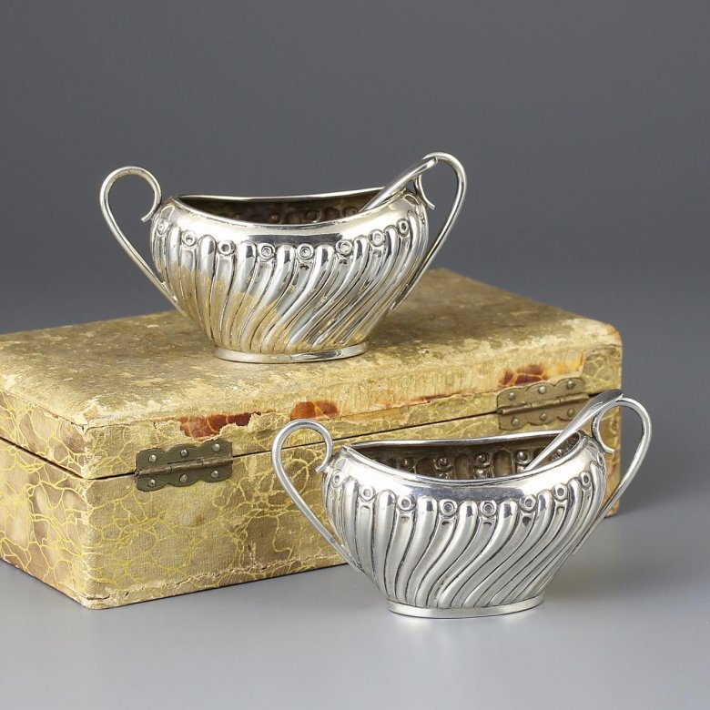 Антикварные английские серебряные солонки с ложечками 1891 год