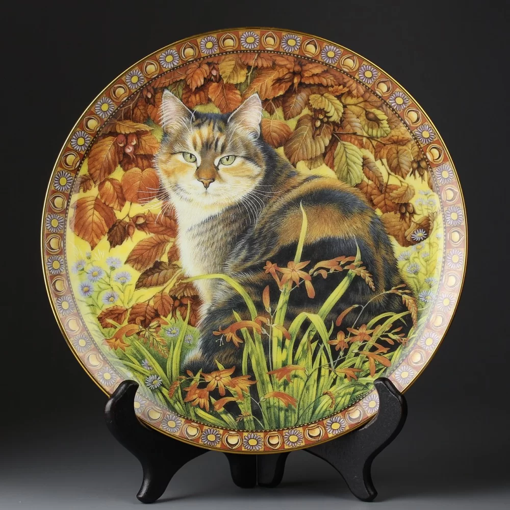 Тарелка винтажная декоративная настенная Фарфор Англия Кошки Danbury Mint Four Seasons Lesley Anne Ivory Cynfascat in Autumn