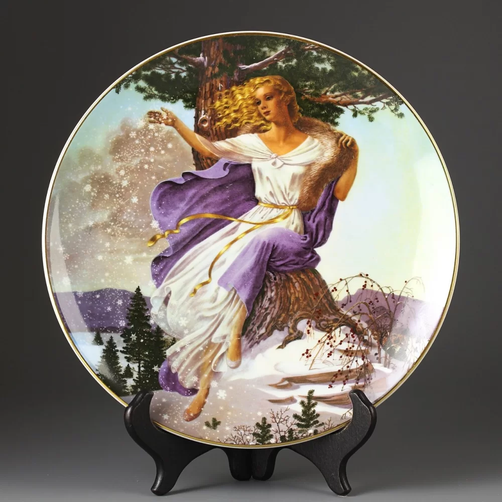 Тарелка винтажная декоративная настенная Англия Fenton Staffordshire Seasons of the Year Winter Charlotte Sternberg