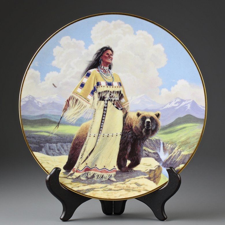 Тарелка винтажная декоративная настенная Фарфор Индейская женщина с медведем Hamilton Collection Princesses of the Plains Noble Beauty