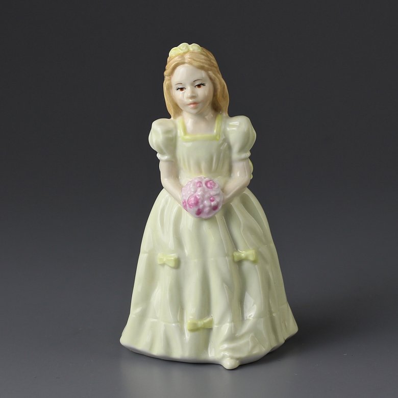 Винтажная фарфоровая статуэтка Англия Coalport Flower Girl Девочка с букетом