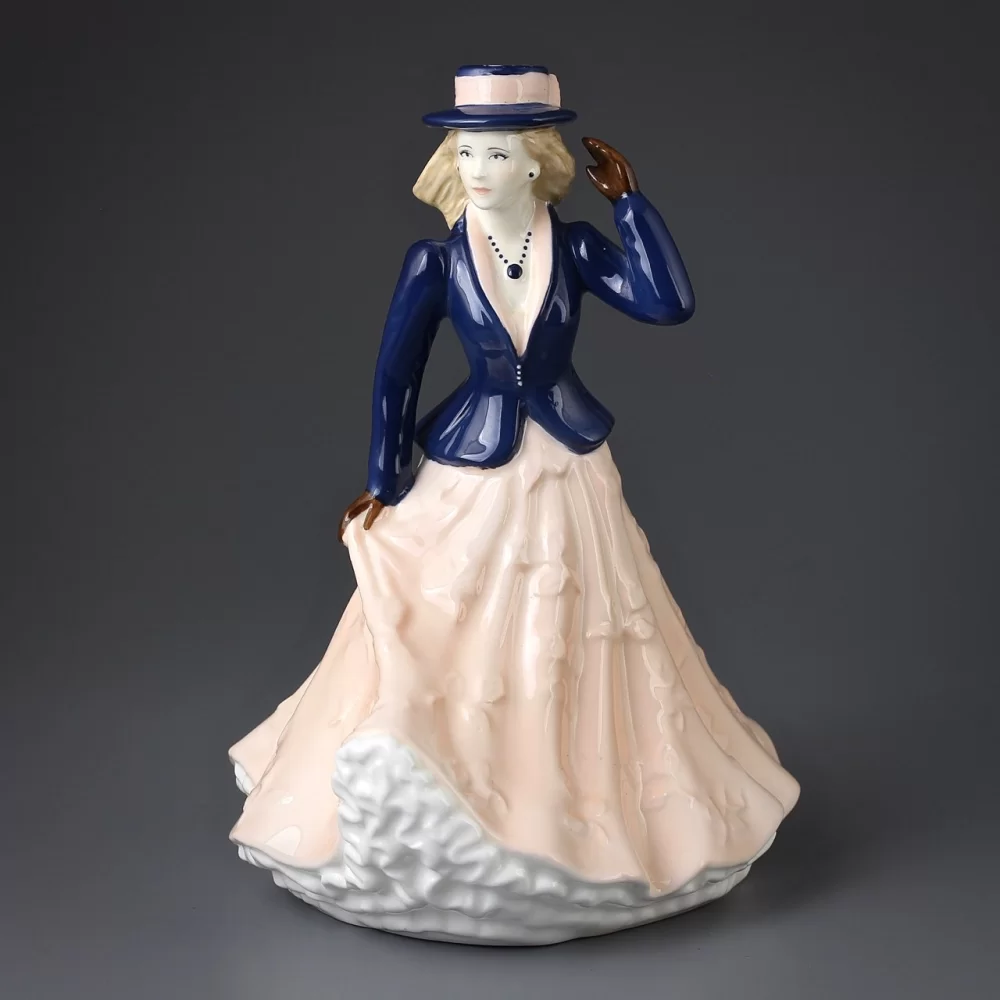 Винтажная фарфоровая статуэтка Англия Royal Worcester Les Petites Amelia Девушка Амелия