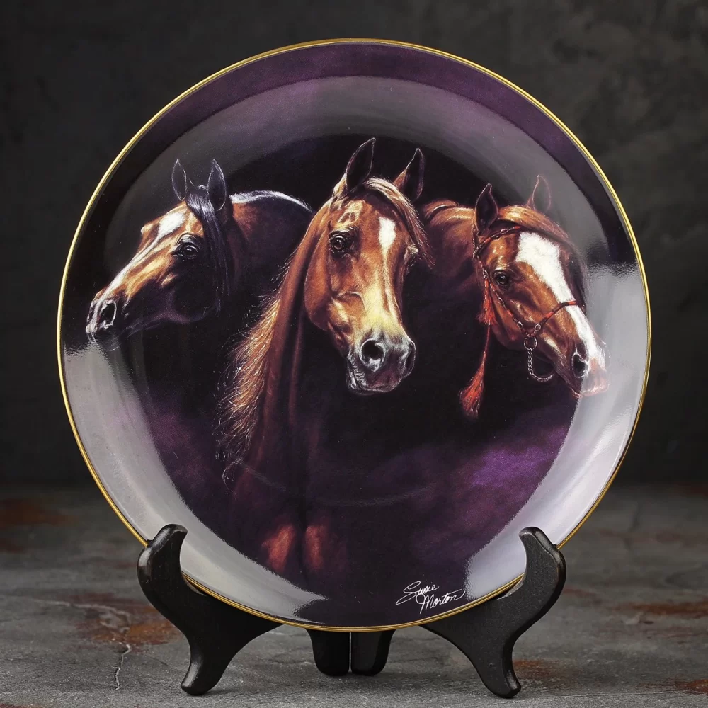 Тарелка винтажная декоративная настенная Фарфор Лошади Danbury Mint Noble and Free Entering the Light