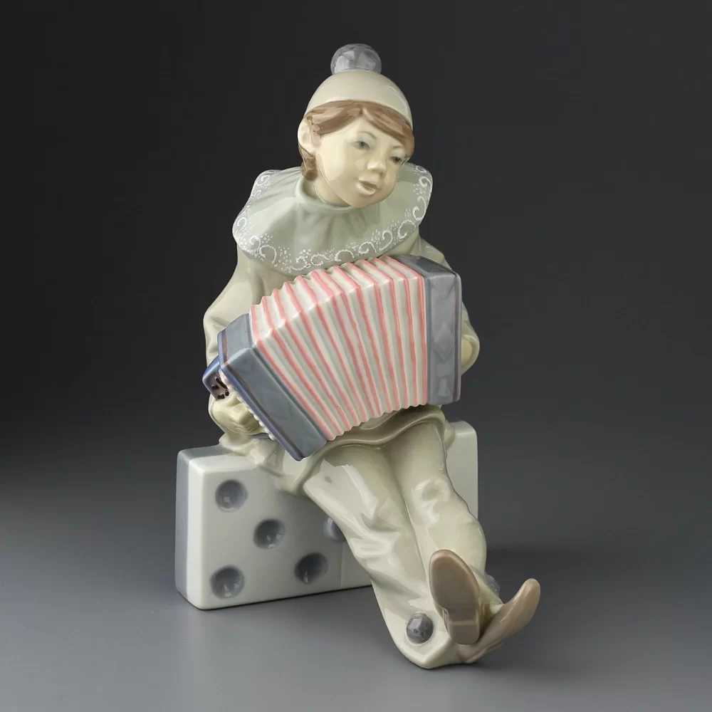 Винтажная фарфоровая статуэтка Испания Lladro 1179 Пьеро с гармошкой Домино Клоун