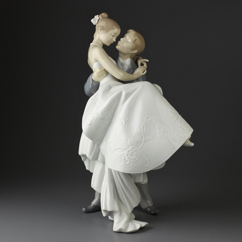 Винтажная статуэтка Lladro 8029 "The Happiest Day" Самый счастливый день / Жених и невеста / Свадьба