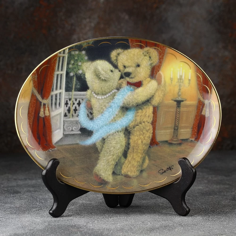 Тарелка винтажная декоративная настенная Фарфор Англия Мишки Тедди Franklin Mint Teddy Bear Isn't it Romantic